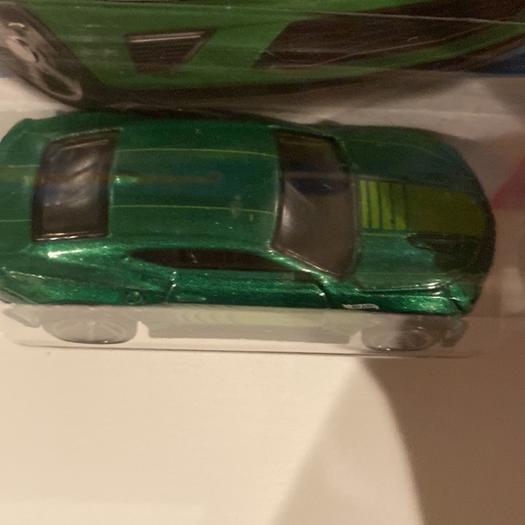 Hot Wheels '18 Camaro SS - Picture 4 of 5